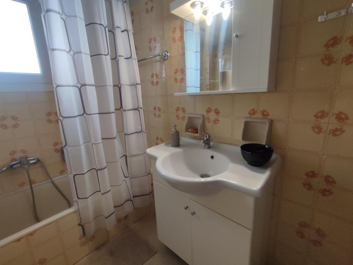 2 Br110 Sqm Free Parking Full Clima Apartment Patras Ngoại thất bức ảnh